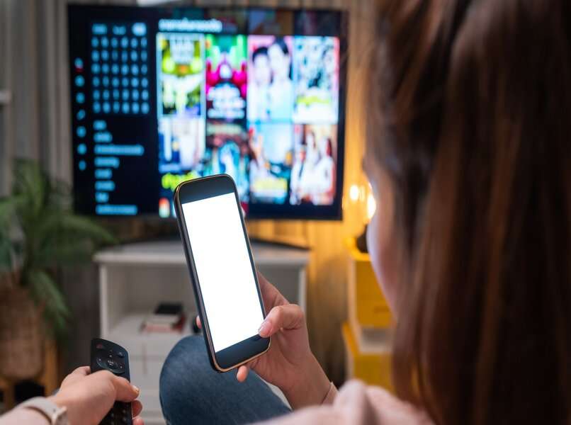 aprende a conectar elmovil a android tv box