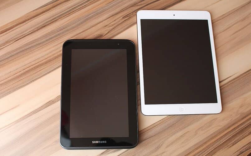 tablet samsung sobre escritorio